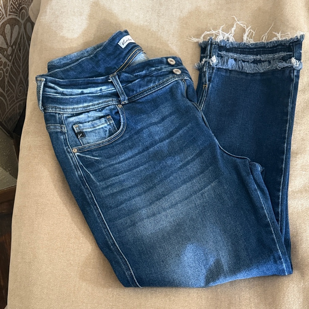 KanCan Women's Medium Blue Frayed Hem Jeans